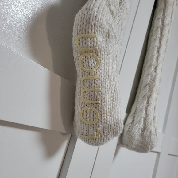 ✨️3 For $30✨️NWOT Lemon Reading Socks (OS - M/L) - Picture 10 of 10